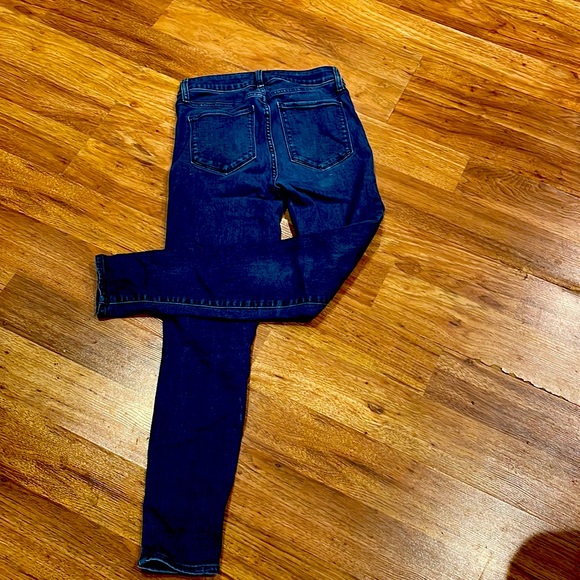 Gap Mid Rise Medium Wash Jegging - Picture 4 of 5